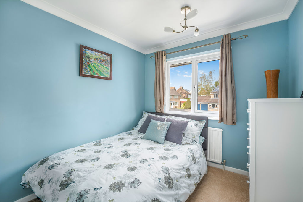 Gauntlets Close Bloxham